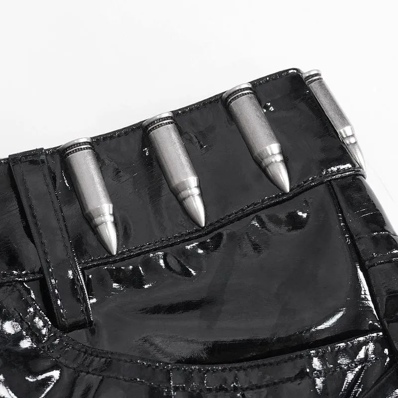 Damen-Shorts aus Kunstleder mit Punk-Kette und Schnalle