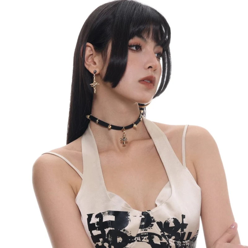 Punk-Halsband mit Kreuznieten für Damen