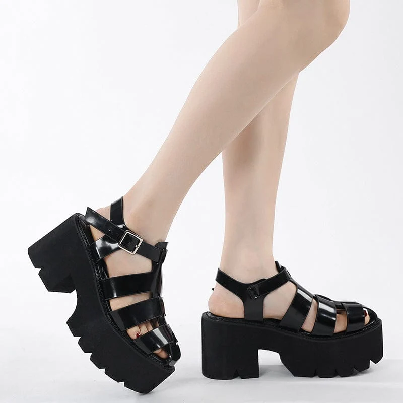 Punk-Plateausandalen aus Lackleder mit Schnalle für Damen