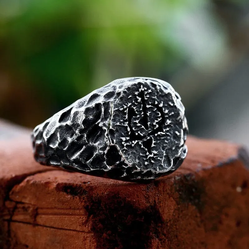 Herren-Punk-Ring mit unregelmäßigem Steinimitat