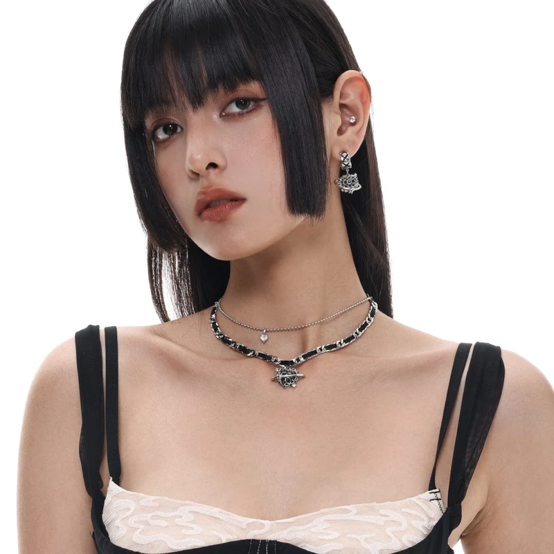Damen-Punk-Herz-Ohrringe