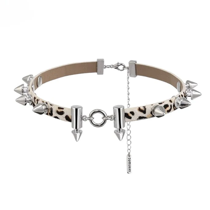 Damen-Halsband mit Grunge-Nieten und Leopardenmuster