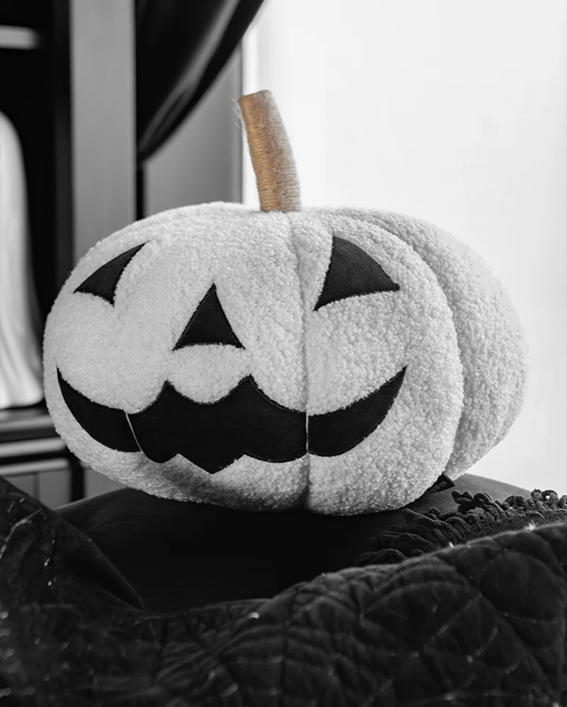 Weißer Halloween Kürbis als Dekokissen Ø 34cm