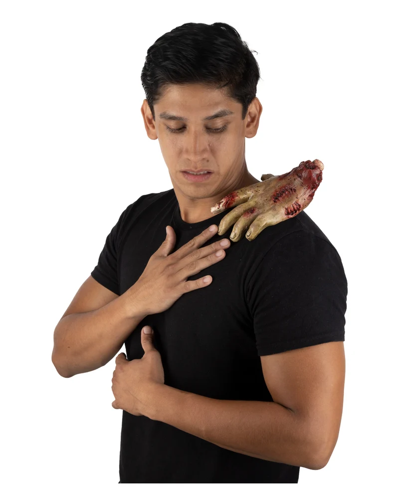 Blutige Zombie Hand als Schulter Buddy