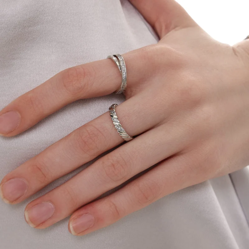Damen-Punk-Zirkon-gezwirnter offener Ring