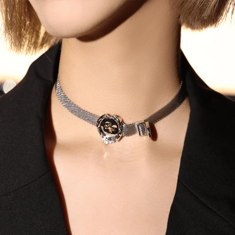Damen-Halskette mit Grunge-Schnalle und Schlangenkette