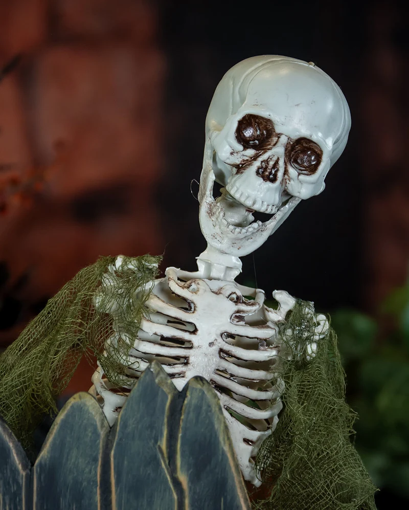 Skelett am Sarg-Zaun Halloween Animatronic 40cm