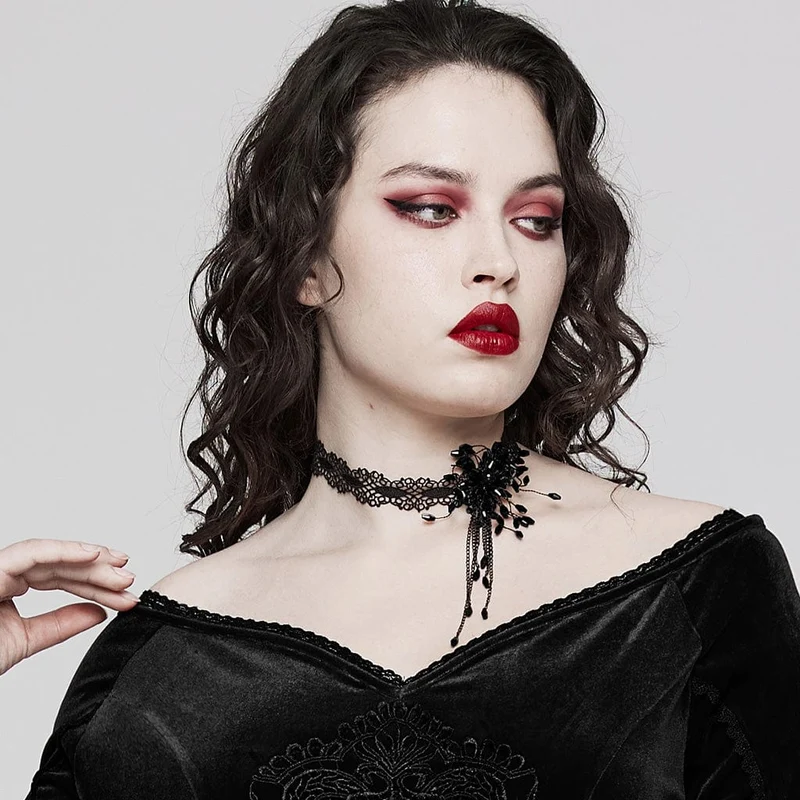 Damen-Halsband aus Gothic-Perlen in Übergröße mit ausgestellter Spitze