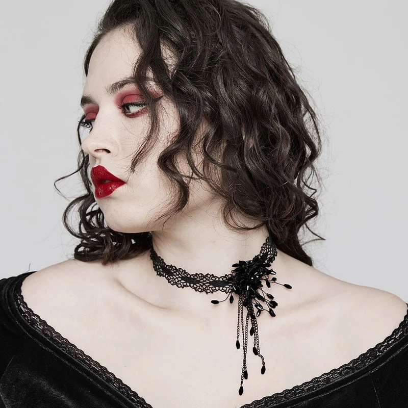 Damen-Halsband aus Gothic-Perlen in Übergröße mit ausgestellter Spitze