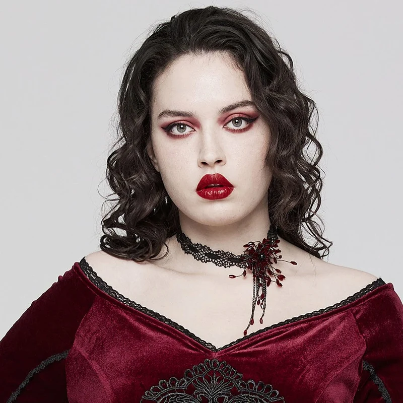 Damen-Halsband aus Gothic-Perlen in Übergröße mit ausgestellter Spitze