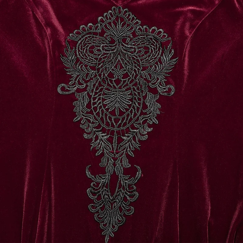 Damen-Brautkleid aus Samt in Übergröße im Gothic-Stil mit ausgestellten Ärmeln und Blumenstickerei