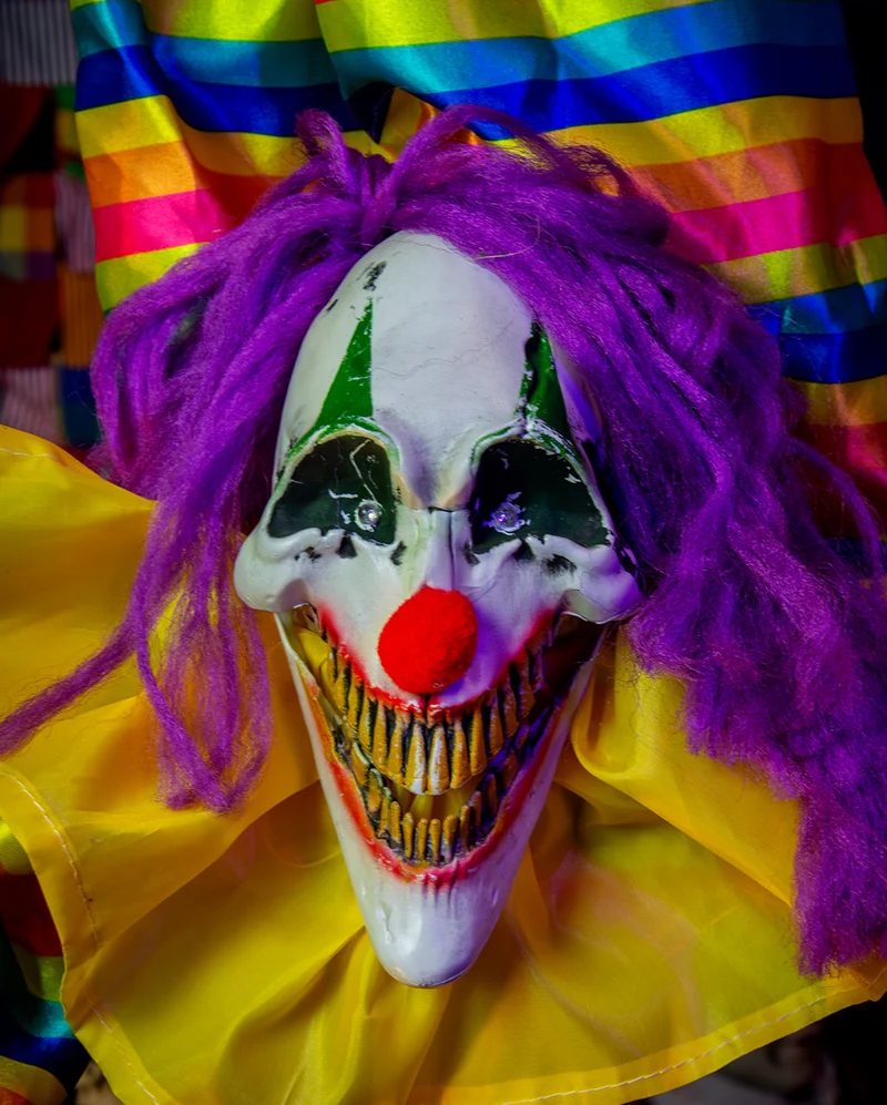 Fürchterlicher Horrorclown Animatronic mit Licht, Bewegung & Sound 120cm