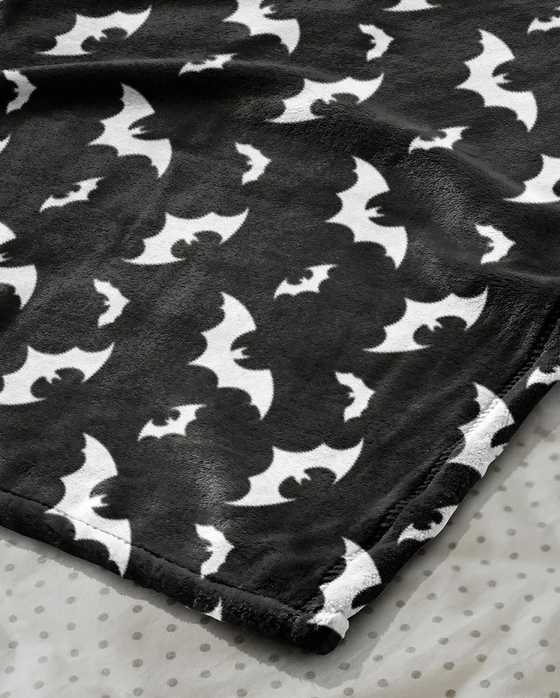 Riesige Gothic Kuscheldecke mit Fledermaus Motiv 152x178cm