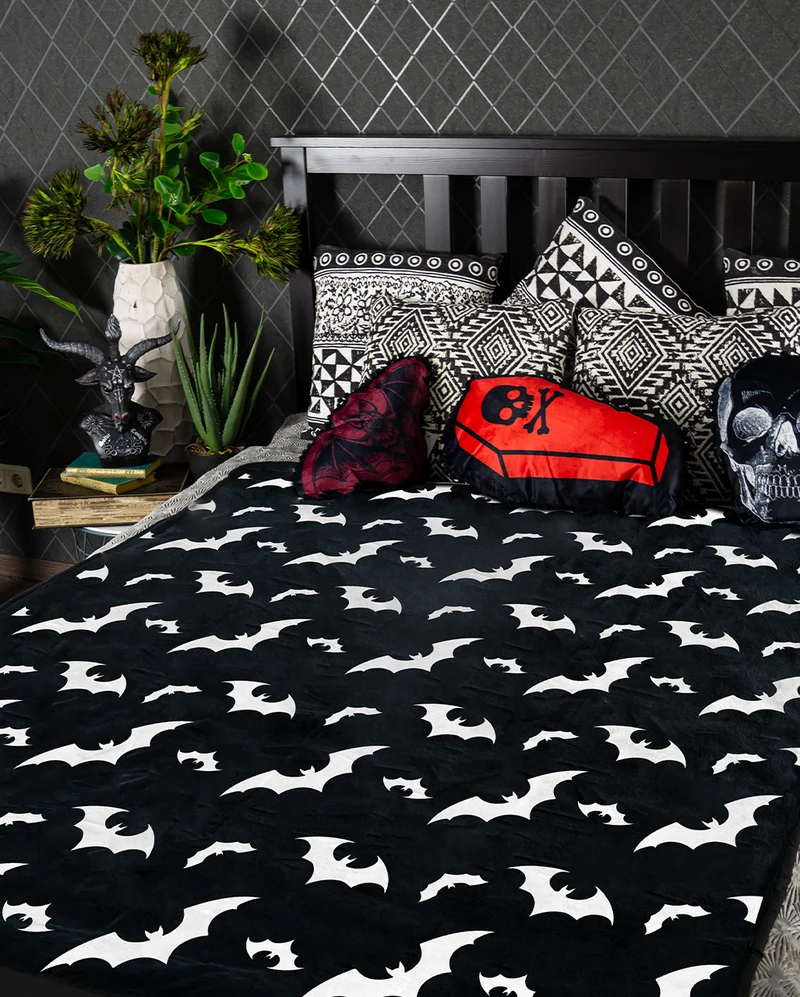 Riesige Gothic Kuscheldecke mit Fledermaus Motiv 152x178cm