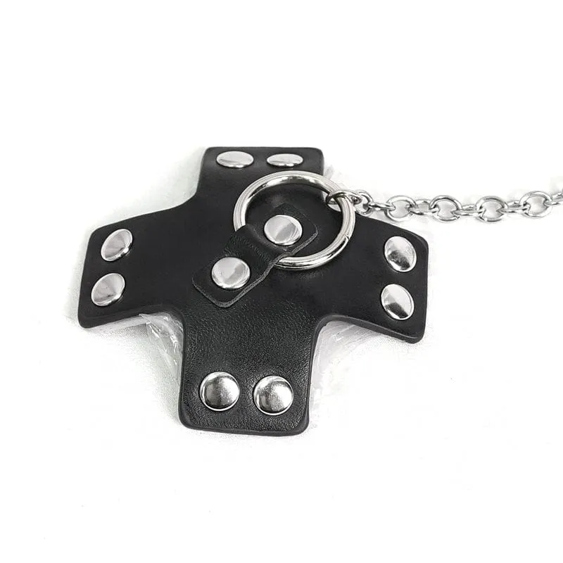 Gotischer Nietenketten-Halsband für Damen mit Brustbedeckungen