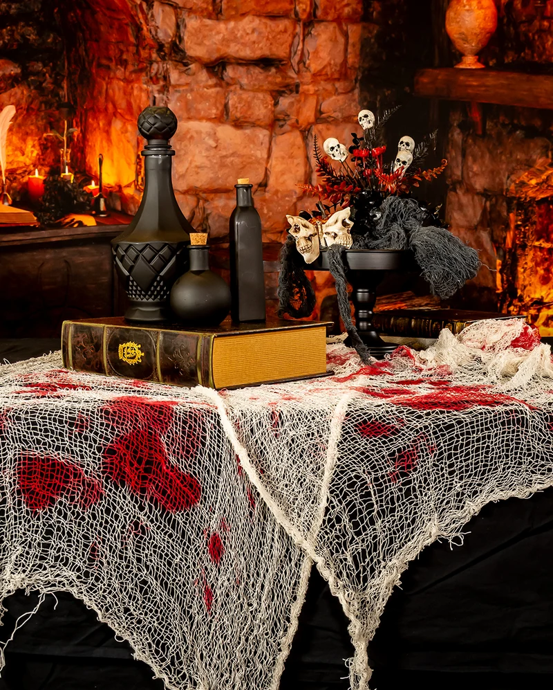 Halloween Fetzenstoff mit Blutflecken 300x75cm