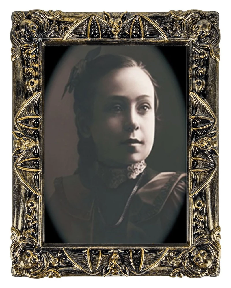 Cruel Nanny Disturbia Hologram Portrait 50x39cm
