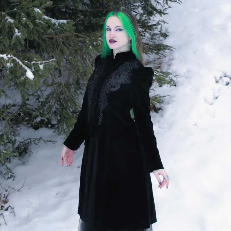 Viktorianische Gothic Stehkragen für Damen mit floralen Wollschwalbenschwanzmänteln
