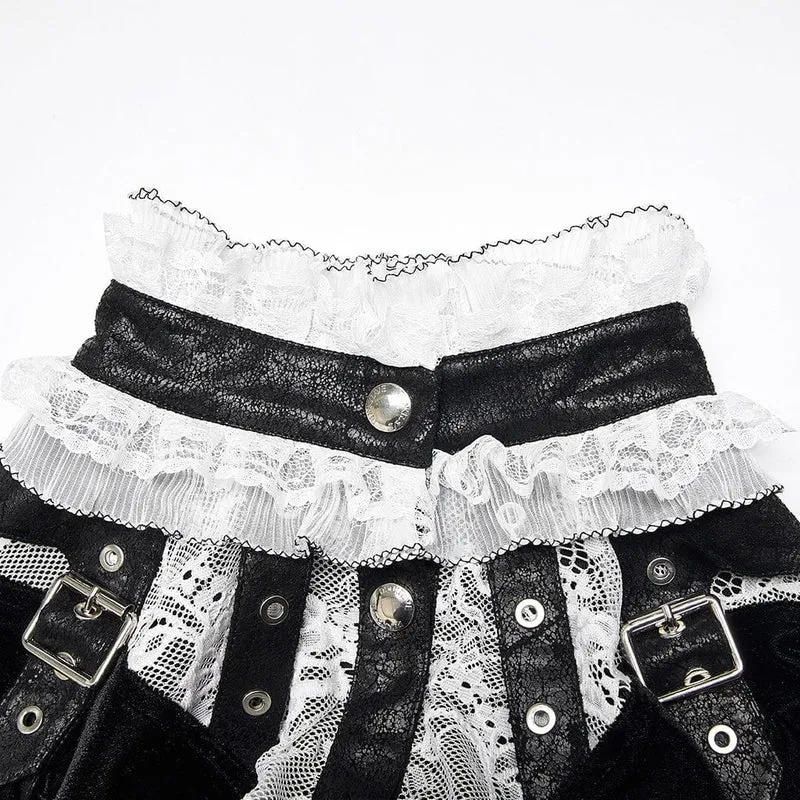 Damenkleid aus Gothic-Spitze mit Stehkragen und unregelmäßigem Saum