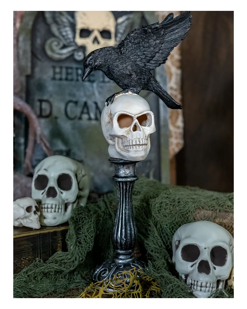 Totenkopf Büste mit Rabe mit Gespreizten Flügeln & LED 35cm