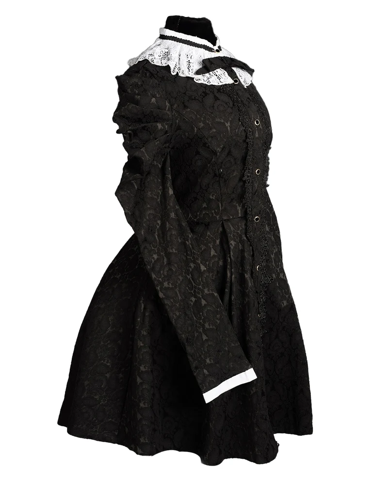 Viktorianisches Brokat Kleid mit weißen Spitzenkragen