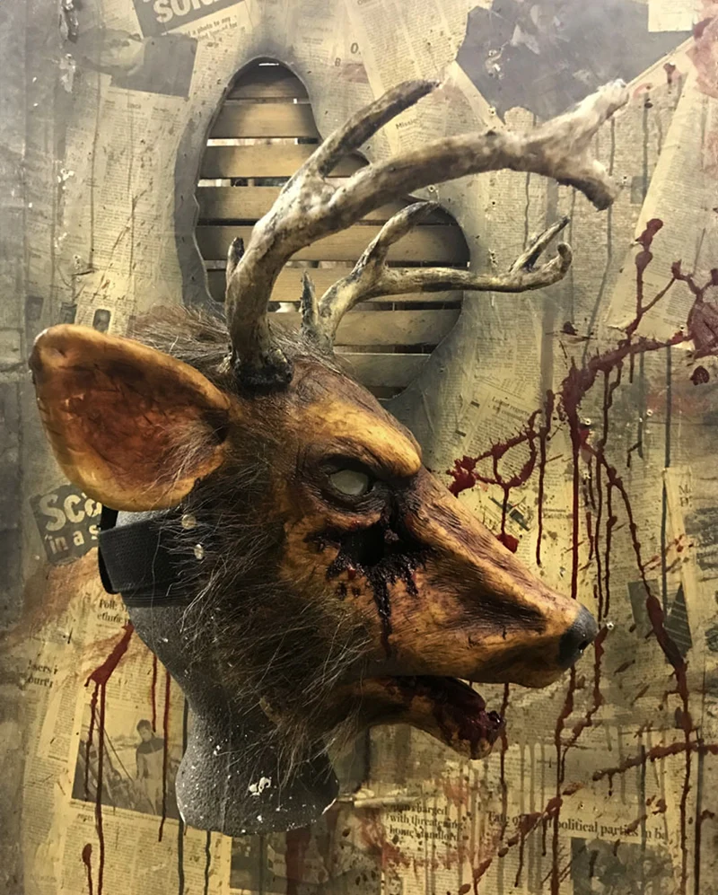 Behaarte, blutige Wildtöter Maske