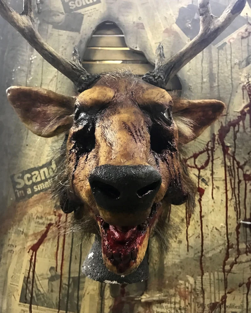 Behaarte, blutige Wildtöter Maske