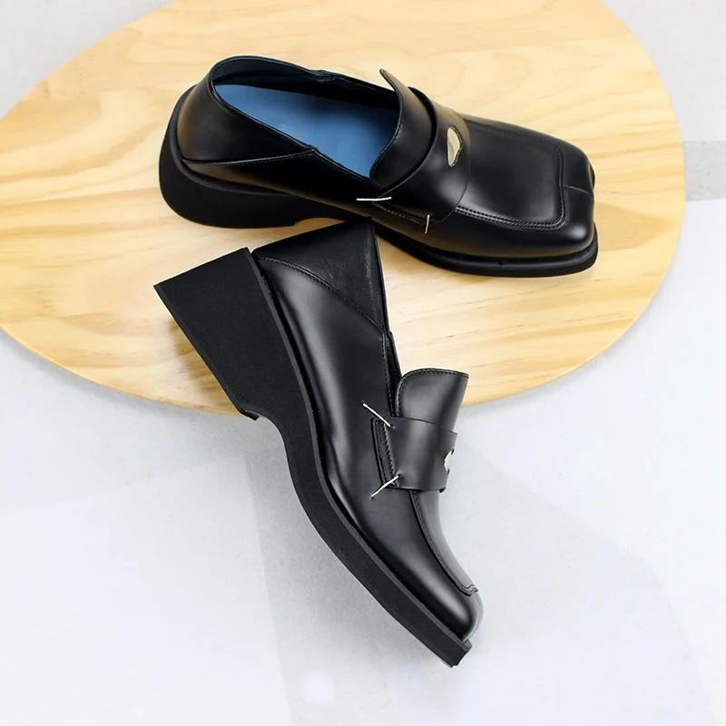 Damen Gothic Punk Loafers mit eckiger Zehenpartie