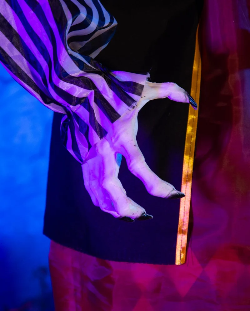 Dämonischer Horrorclown als Halloween Animatronic 170cm