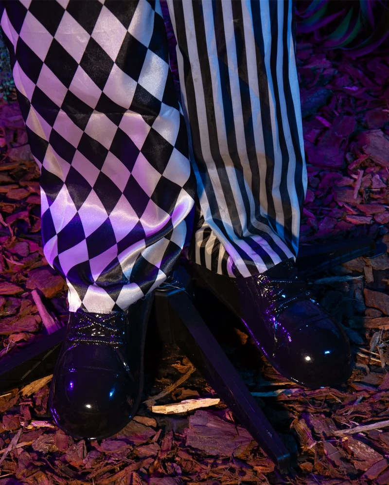 Dämonischer Horrorclown als Halloween Animatronic 170cm