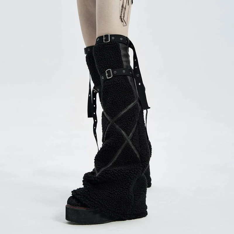 Lange Punk-Stiefel aus Wolle für Damen mit verstellbaren Riemen