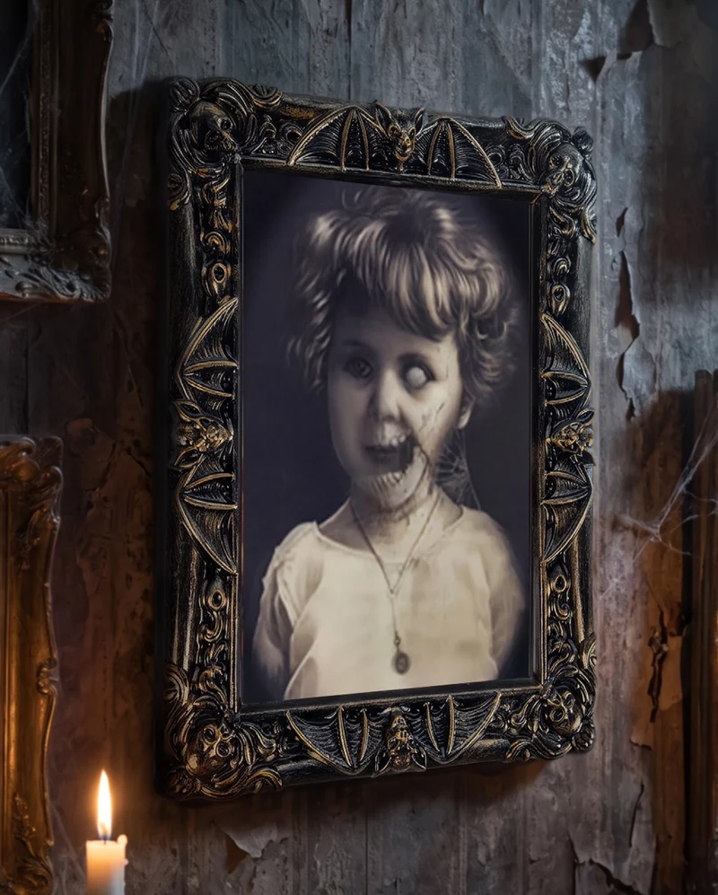 Creepy Little Abigail Lenticular Portrait 50x39cm