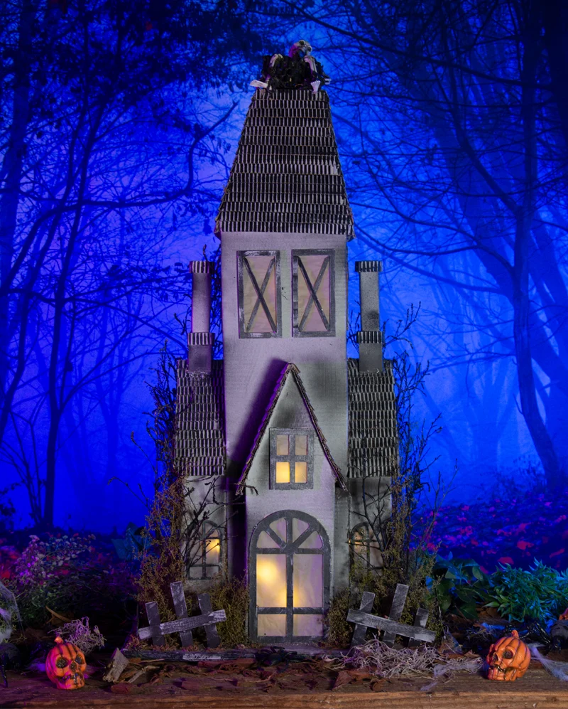 Verwittertes Geisterhaus mit Beleuchtung 95x53cm
