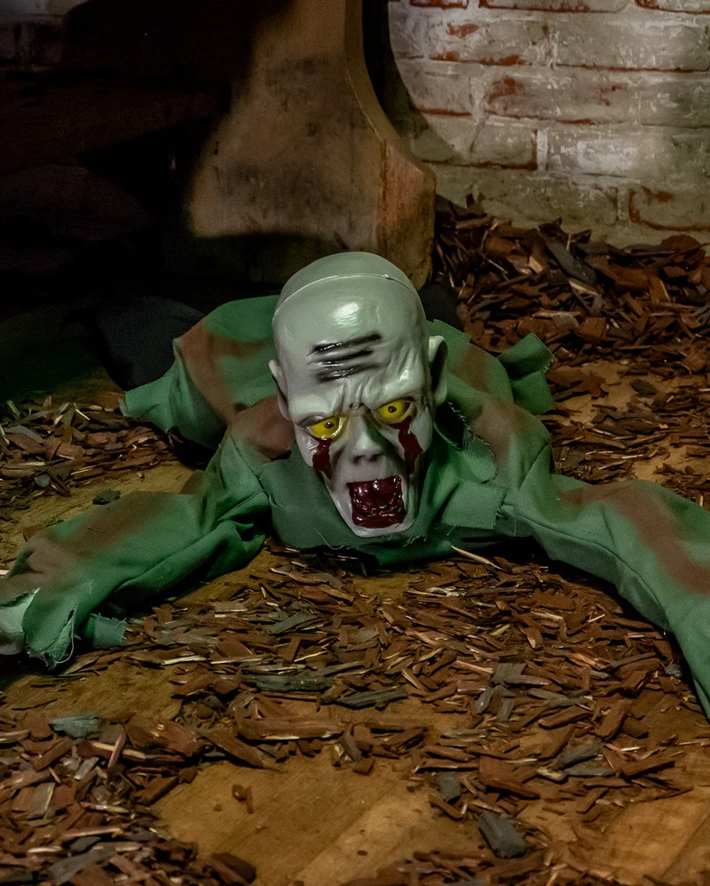 Animatronic krabbelnder Zombie mit Licht & Sound