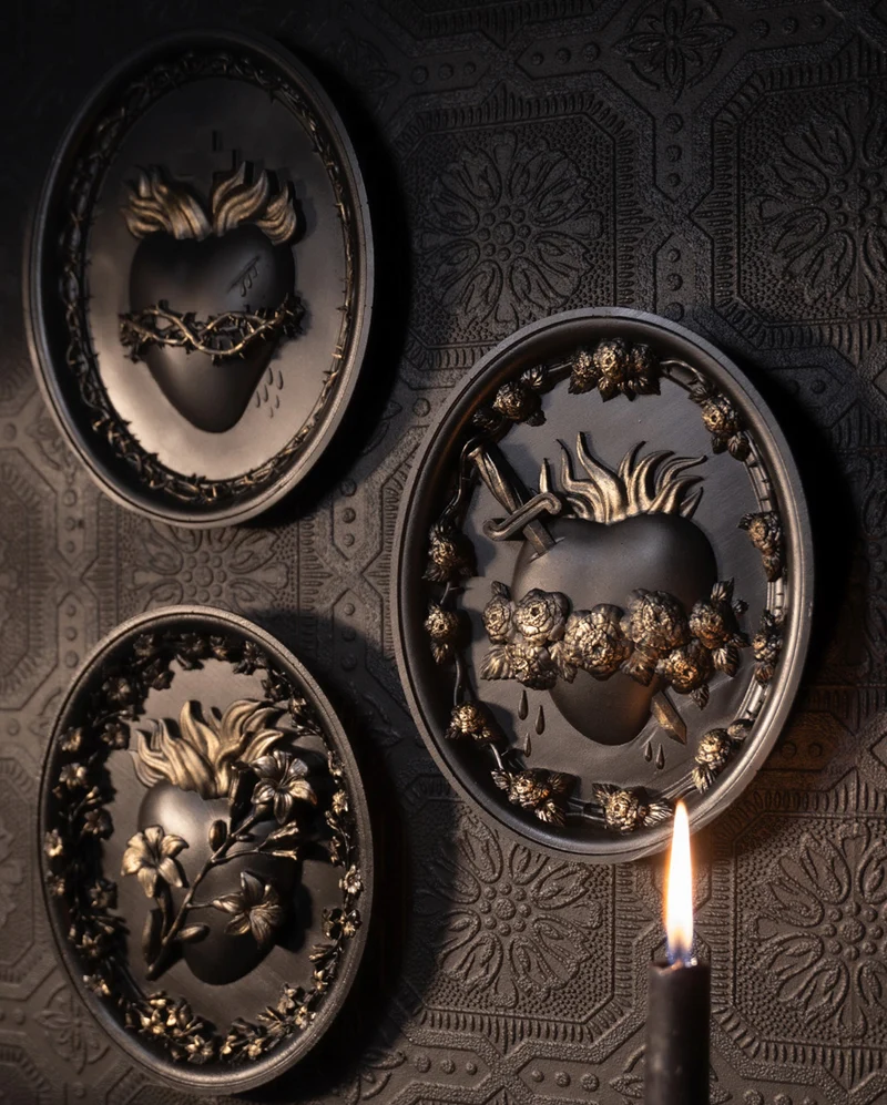 Heiliges Herz Gothic Wandbild mit Pfingstrosen 20cm