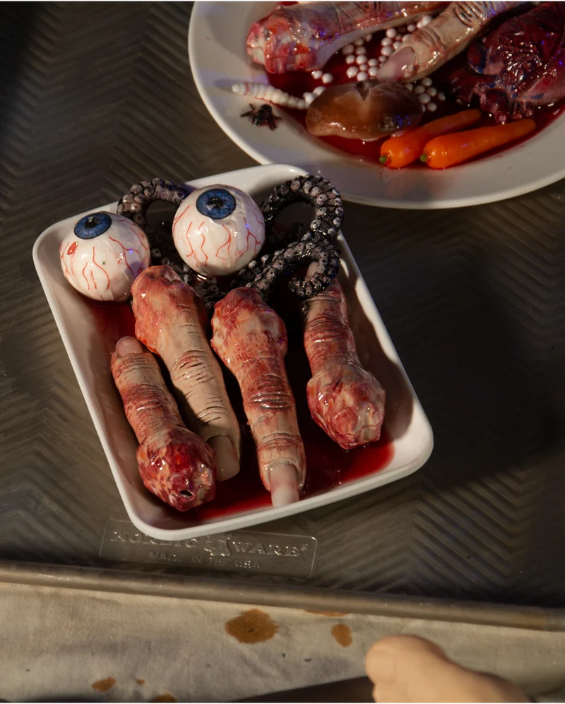 Speiseteller mit blutigem Frutti de Gore & Calamari 19cm