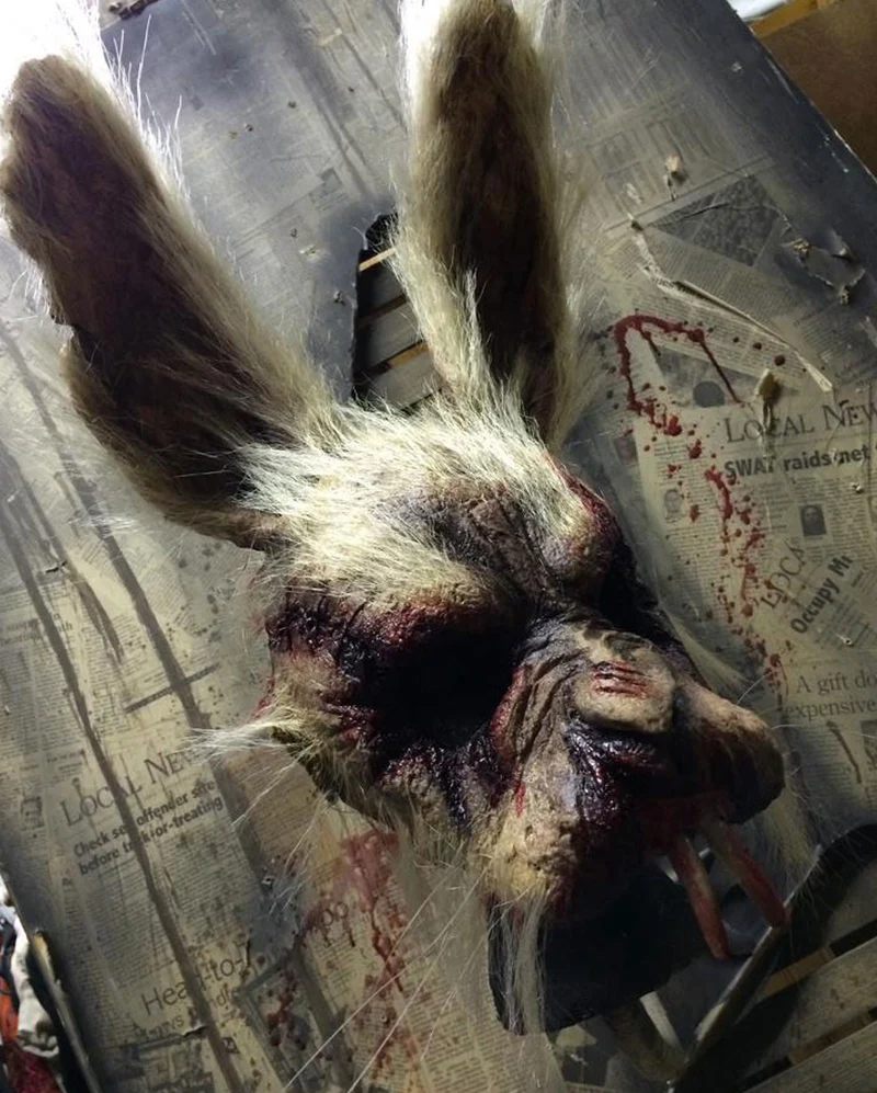 Angsteinflößende Zombie Hasenmaske