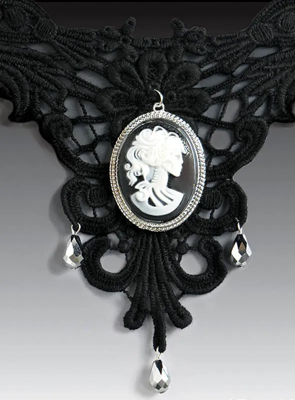 Gothic Halsschmuck Cameo mit Skelettgesicht