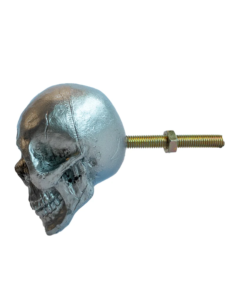 Silberner Totenkopf Schubladengriff