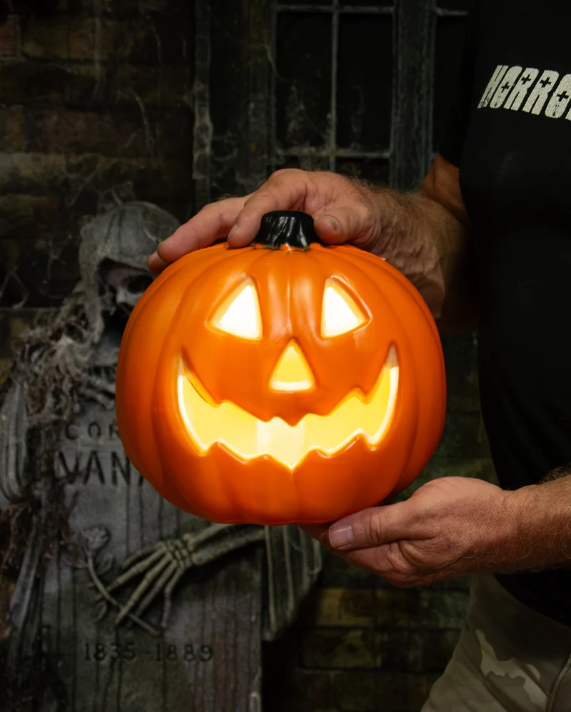 Klassischer Halloween Kürbis mit Beleuchtung 22cm