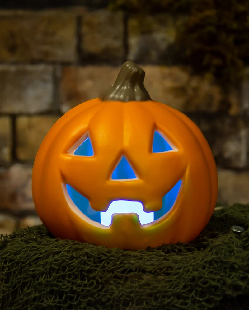 Gut gelaunter Halloween Kürbis mit Beleuchtung12cm