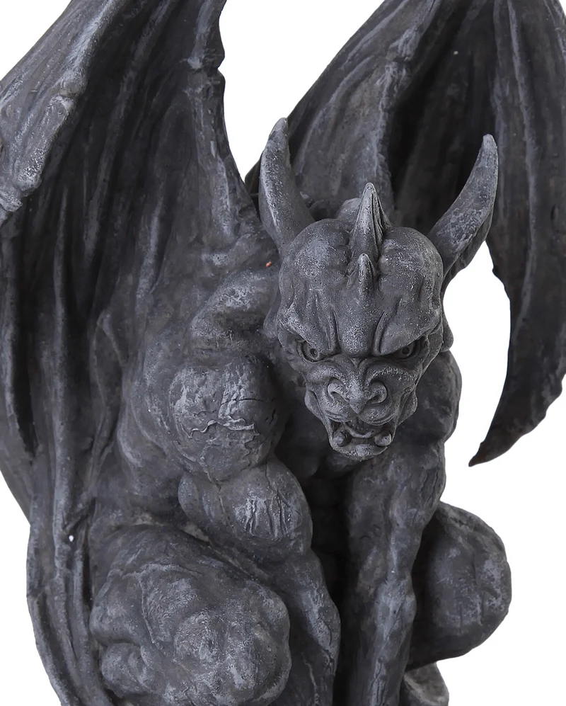 Gargoyle auf Stein sitzend 32cm