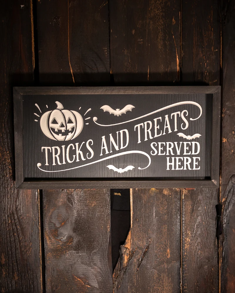 "Tricks and Treats Served Here" Halloween Wandbild 41cm