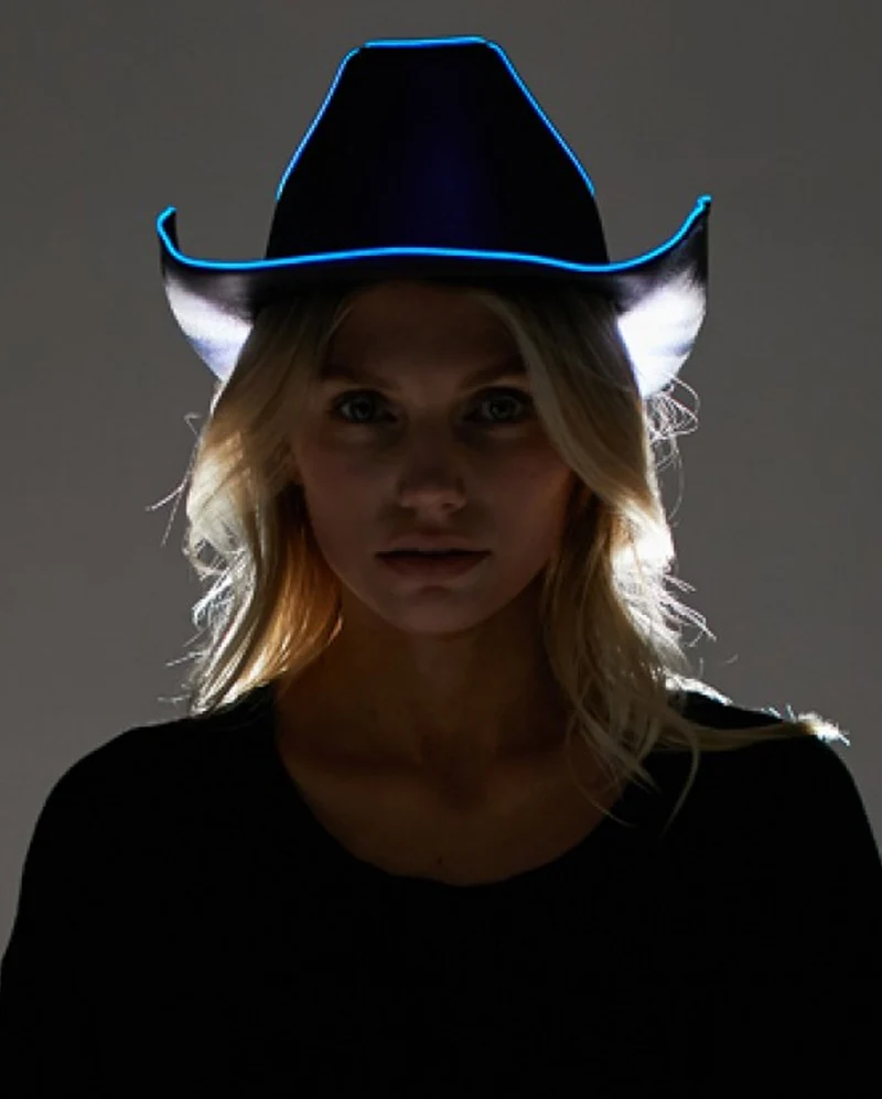 Schwarzer Cowboyhut mit Neon Beleuchtung