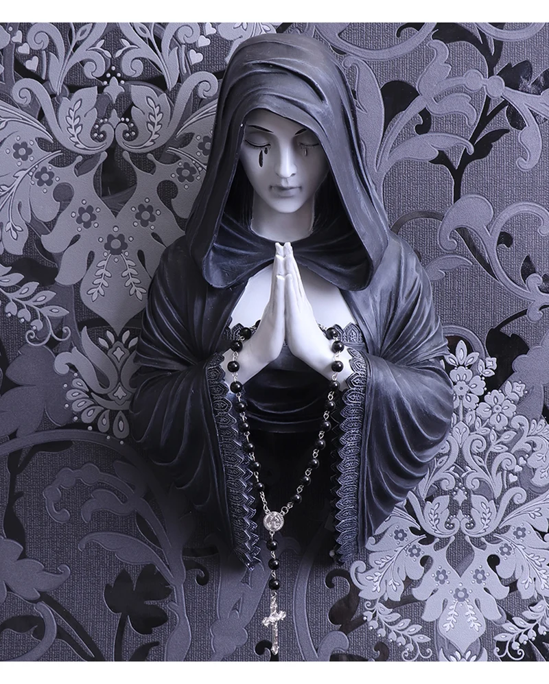 Gothic Prayer Wandrelief 39cm