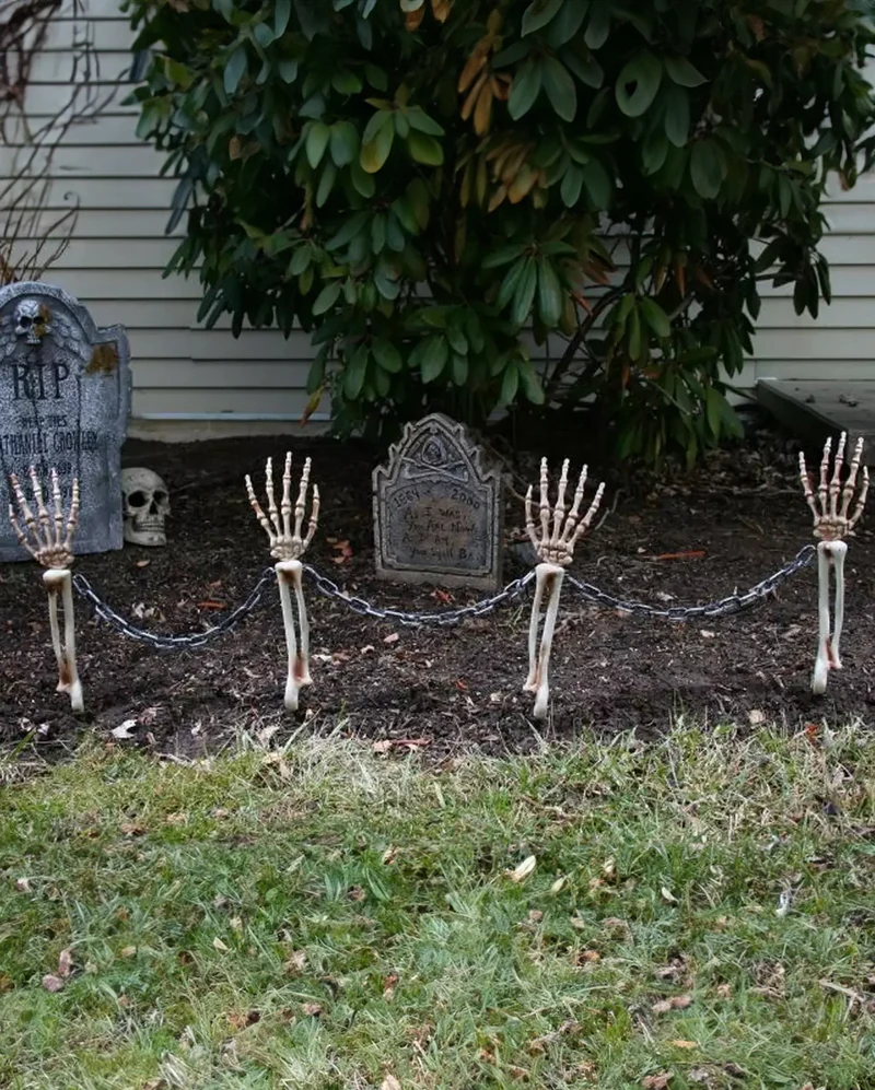 Skeletthand Gartenstecker Zaun