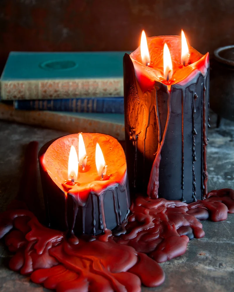 Blutende Schwarze Vampir Stumpenkerze 15cm