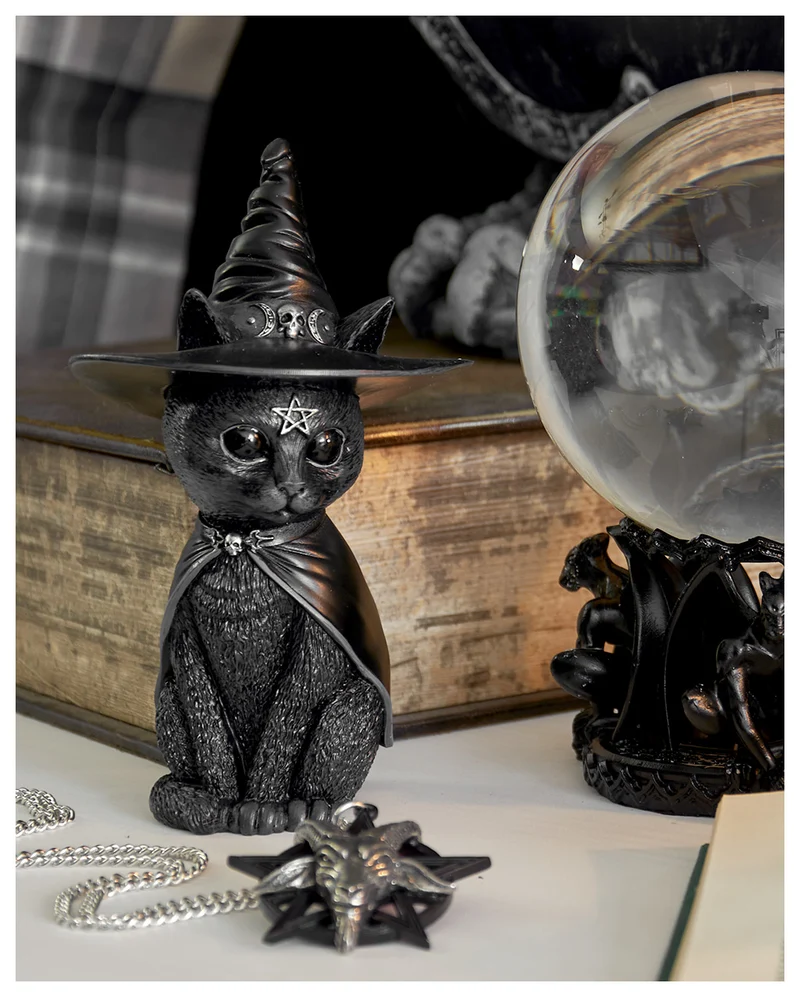 Okkulte Katzenfigur mit Hexenhut