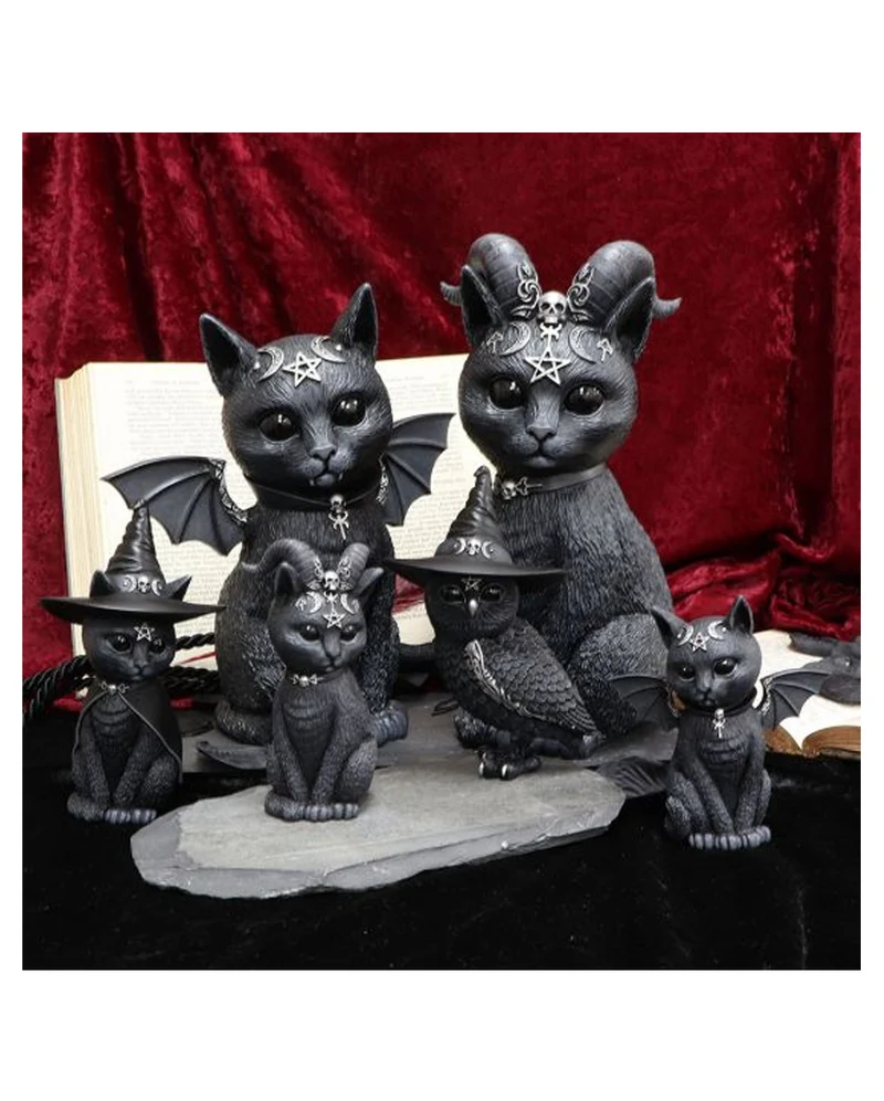 Okkulte Katzenfigur mit Ziegenhörner
