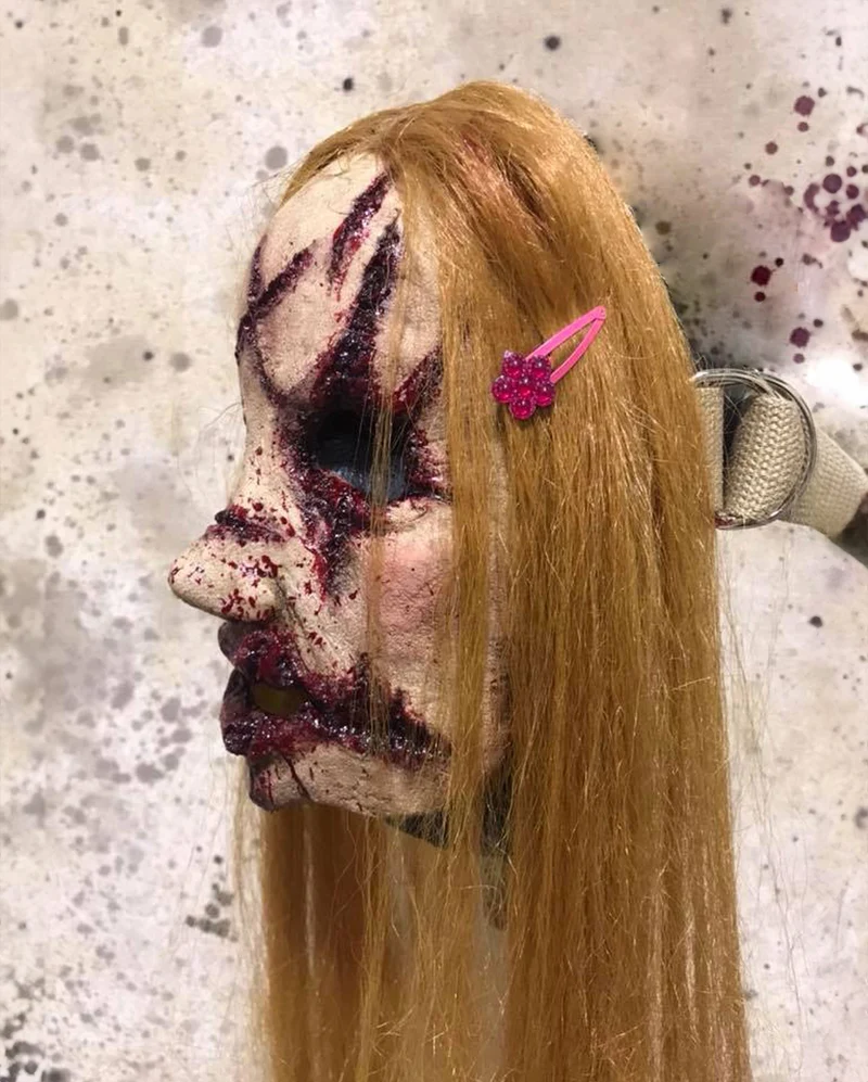 Sissy Strangers Halloween Maske